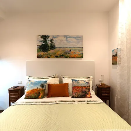 Bohemian Pigneto - 2bdr 2bath, Metro At 10 Minutes Connecting Quickly To Ancient Rome, Comfy Cozy Family Friendly - Artists' Vibrant Pigneto District - Warm Guest Care In 4 Languages *