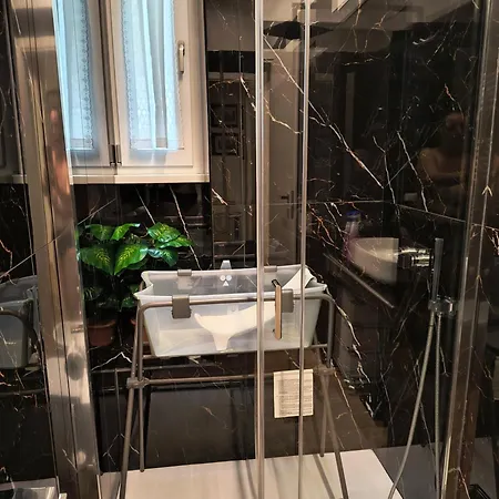 Bohemian Pigneto Rhome - 2 Bdr 2 Bath Family Friendly Comfort & Elegance - Colosseum At 4 Metro Stops - Secure & Vibrant Area, Pigneto Metro & Historic Car Free Island At 10 Min Walk - Easy Access To Termini, La Sapienza, Policlinico Umberto I Apartment *