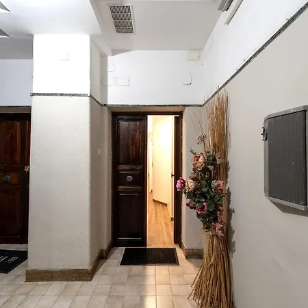 Bohemian Pigneto Rhome - 2 Bdr 2 Bath Family Friendly Comfort & Elegance - Colosseum At 4 Metro Stops - Secure & Vibrant Area, Pigneto Metro & Historic Car Free Island At 10 Min Walk - Easy Access To Termini, La Sapienza, Policlinico Umberto I Apartment *