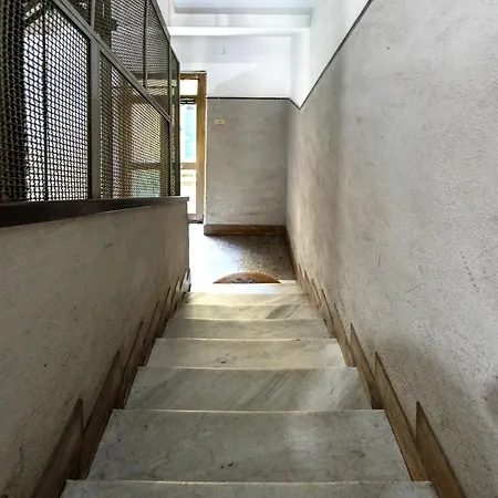 Bohemian Pigneto Rhome - 2 Bdr 2 Bath Family Friendly Comfort & Elegance - Colosseum At 4 Metro Stops - Secure & Vibrant Area, Pigneto Metro & Historic Car Free Island At 10 Min Walk - Easy Access To Termini, La Sapienza, Policlinico Umberto I *