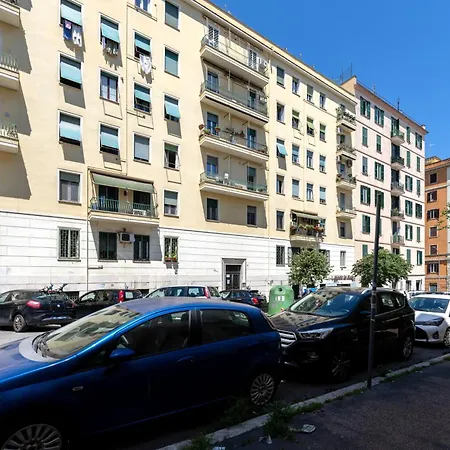 Bohemian Pigneto Rhome - 2bdr 2bath - Metro Pigneto Connecting In 8 Minutes To Colosseum - Near Termini Railway Station, La Sapienza Uni, Policlinico Umberto I Hospital - Family Friendly With Baby Equipment - Secure & Vibrant Area - Warm 4 Language C Rom