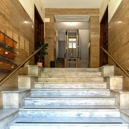Apartment Bohemian Pigneto Rhome - 2 Bdr 2 Bath Family Friendly Comfort & Elegance - Colosseum At 4 Metro Stops - Secure & Vibrant Area, Pigneto Metro & Historic Car Free Island At 10 Min Walk - Easy Access To Termini, La Sapienza, Policlinico Umberto I