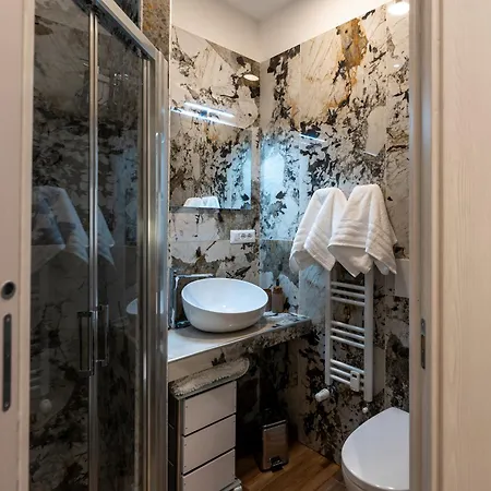 Bohemian Pigneto Rhome - 2 Bdr 2 Bath Family Friendly Comfort & Elegance - Colosseum At 4 Metro Stops - Secure & Vibrant Area, Pigneto Metro & Historic Car Free Island At 10 Min Walk - Easy Access To Termini, La Sapienza, Policlinico Umberto I Apartment Rome