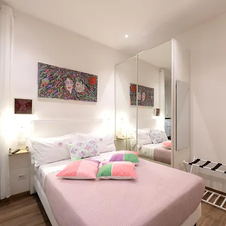 Apartment Bohemian Pigneto Rhome - 2 Bdr 2 Bath Family Friendly Comfort & Elegance - Colosseum At 4 Metro Stops - Secure & Vibrant Area, Pigneto Metro & Historic Car Free Island At 10 Min Walk - Easy Access To Termini, La Sapienza, Policlinico Umberto I *