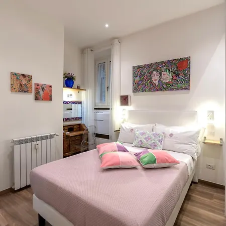 Apartment Bohemian Pigneto Rhome - 2 Bdr 2 Bath Family Friendly Comfort & Elegance - Colosseum At 4 Metro Stops - Secure & Vibrant Area, Pigneto Metro & Historic Car Free Island At 10 Min Walk - Easy Access To Termini, La Sapienza, Policlinico Umberto I
