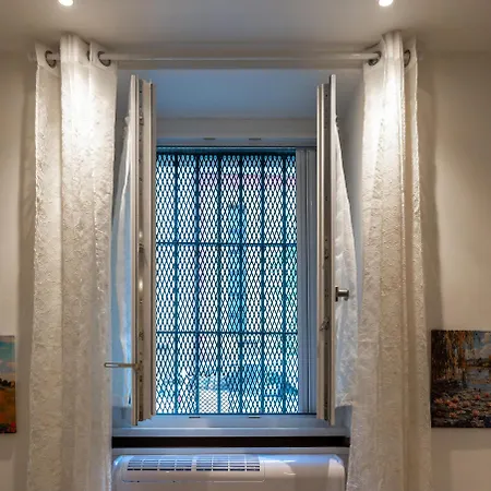 Bohemian Pigneto Rhome - 2 Bdr 2 Bath Family Friendly Comfort & Elegance - Colosseum At 4 Metro Stops - Secure & Vibrant Area, Pigneto Metro & Historic Car Free Island At 10 Min Walk - Easy Access To Termini, La Sapienza, Policlinico Umberto I Apartment *